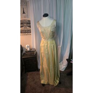 1950s Vintage Prom Gown. Gorgeous and handmade. See pics for measurements